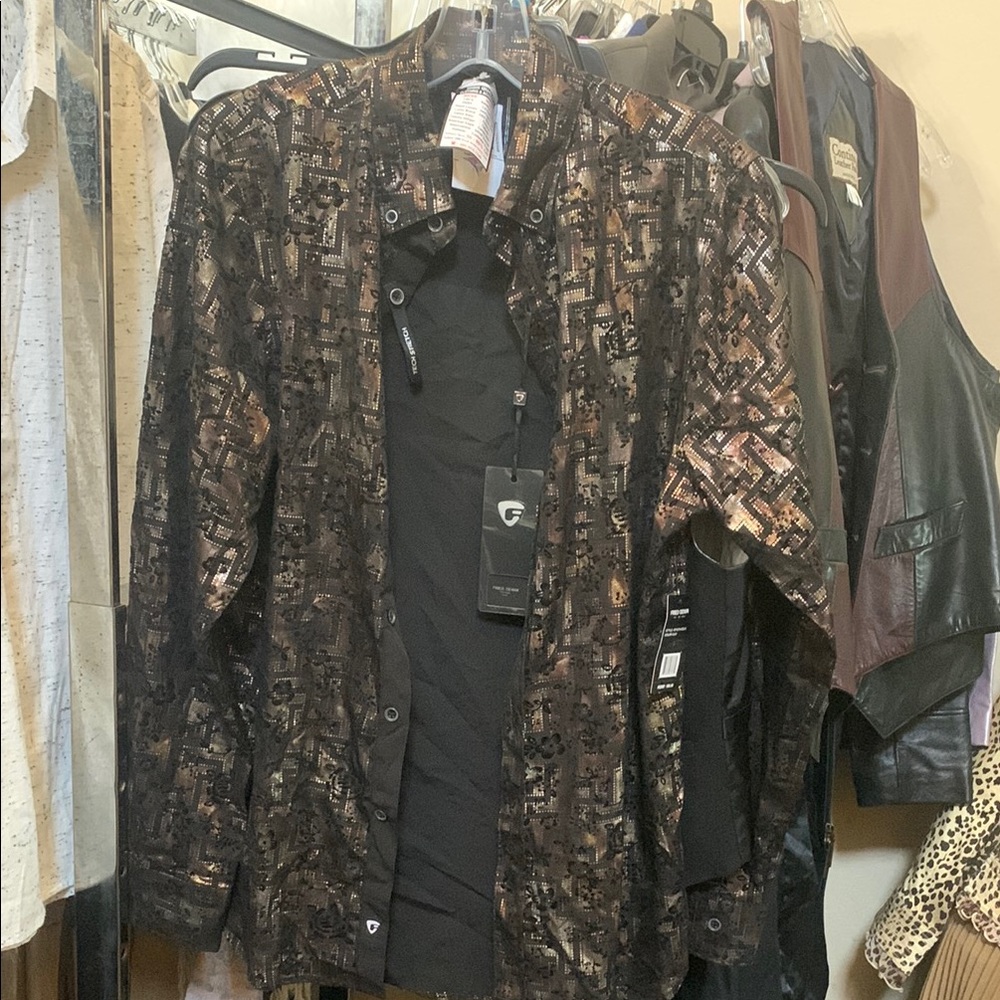 Men's Black and Brown Graphic Shirt